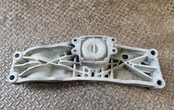 Dodge Charger Gearbox mounting bracket 04726088AE 68892519AA