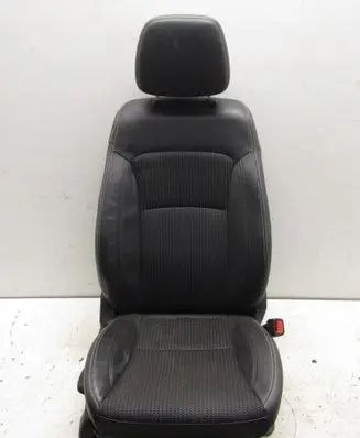 Suzuki SX4 S-Cross Front passenger seat 