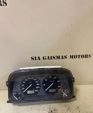Volkswagen Golf III Speedometer (instrument cluster) 88311188