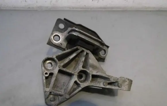 Nissan Qashqai Engine mount vacuum valve 