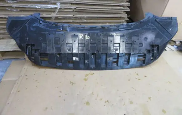 Front bumper skid plate/under tray