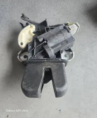 Audi A6 S6 C6 4F Tailgate/trunk/boot lock/catch/latch 4F5827505D