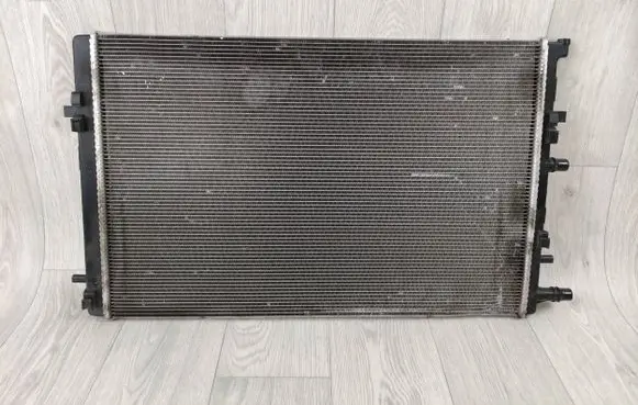 Dacia Duster II Coolant radiator 214109155R H9160LF12
