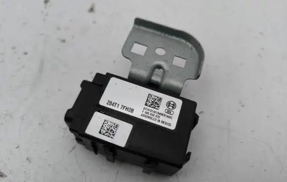 Nissan Qashqai Gateway control module 284T17FH0B