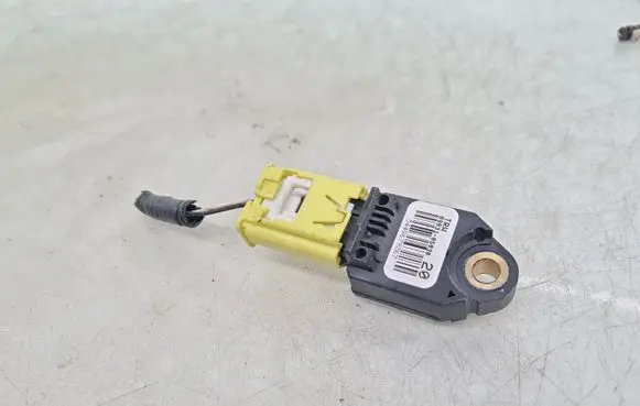 Toyota Avensis T270 Airbag deployment crash/impact sensor 8983105030