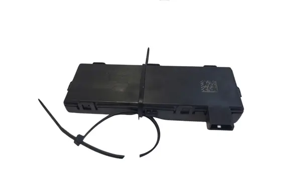 Opel Insignia A Door central lock control unit/module 13501980