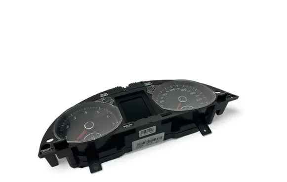 Volkswagen PASSAT B7 Speedometer (instrument cluster) 3AA920870E