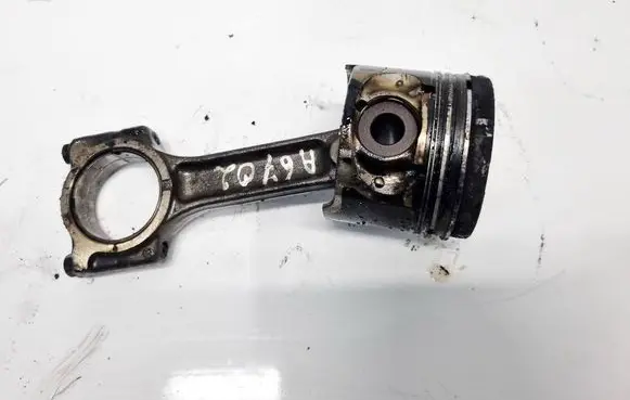 Renault Modus Piston with connecting rod 