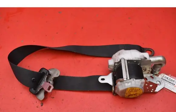 Toyota Avensis Verso Front seatbelt 7P2510P