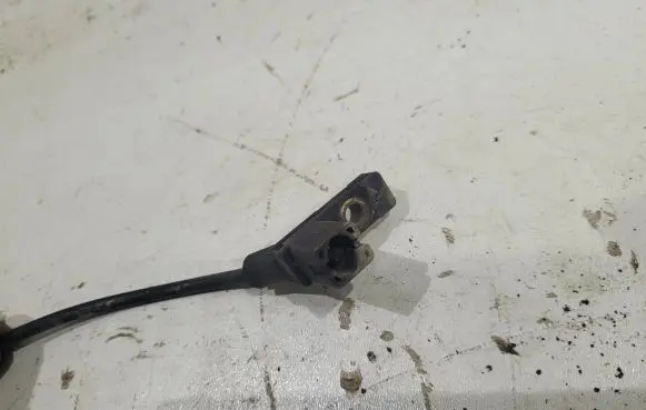 Mercedes-Benz GLK (X204) Brake pads wear sensor A2045408605