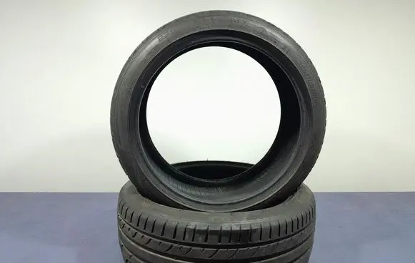Ford Focus R17 summer tire 3528701207889