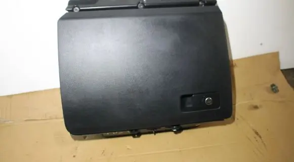 Volkswagen PASSAT B6 Glove box 3C1857101