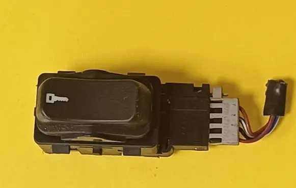 Saab 9-5 Central locking switch button 4617593