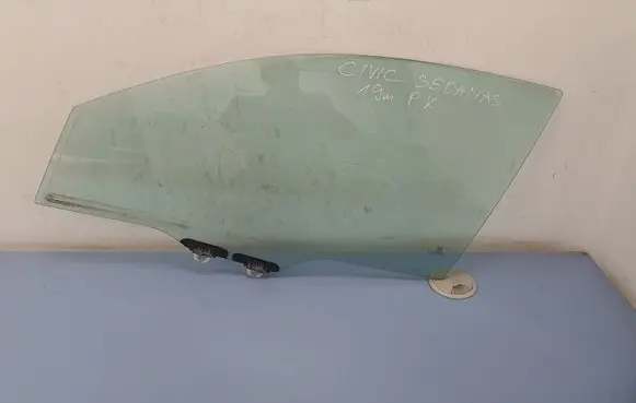 Honda Civic X Front door window glass four-door E1743R00098 43R00098
