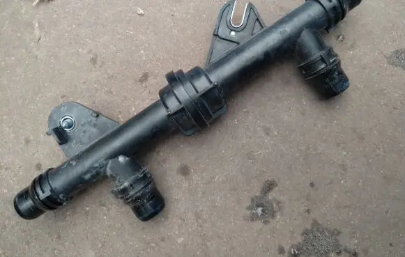 Peugeot 208 Engine coolant pipe/hose 9834745480
