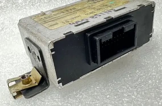 Audi 100 S4 C4 Alarm control unit/module 4A0951173