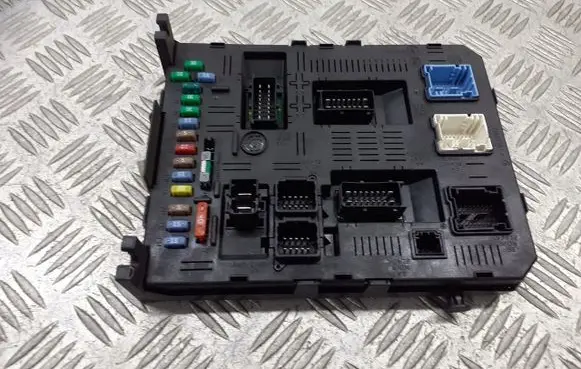 Peugeot 407 High voltage junction box 9663510580