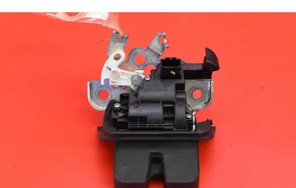Audi A6 Allroad C7 Tailgate/trunk/boot lock/catch/latch 8R0827505A