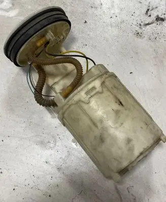 Audi A6 S6 C5 4B Fuel injection high pressure pump 4B0919051C