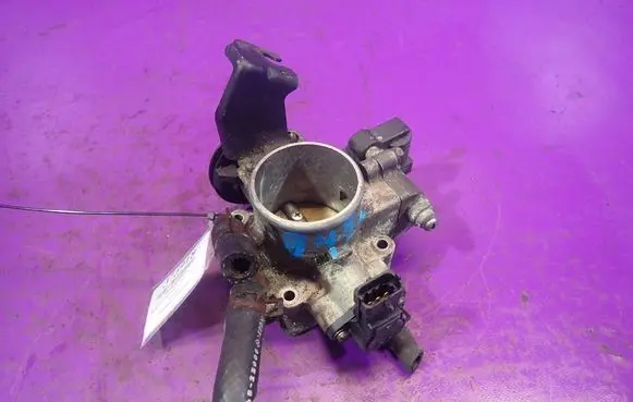 Hyundai Elantra Throttle body valve 