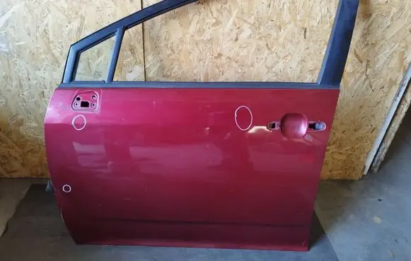 Toyota Corolla Verso AR10 Front door