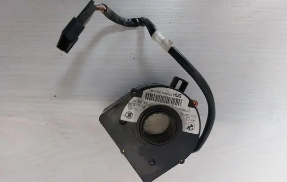 BMW 3 E46 Steering angle sensor 37146750126