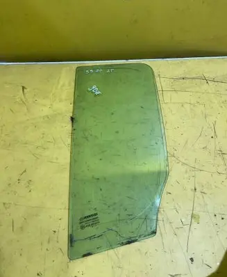 Renault Modus Rear door window glass E943R-000015