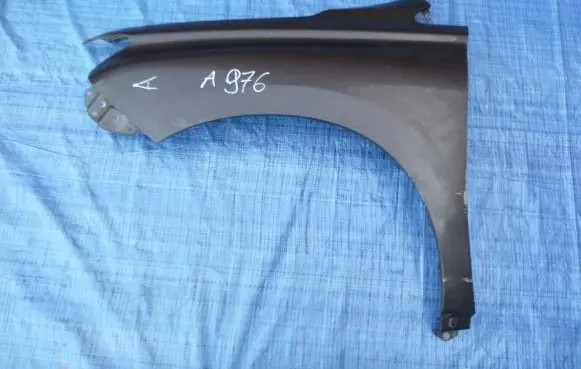 Lexus RX 300 Fender