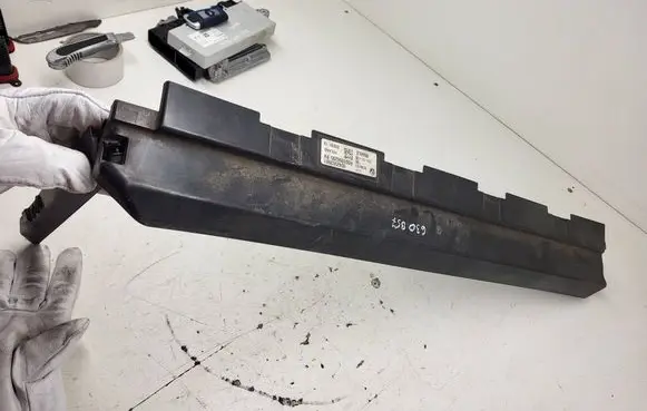 BMW 5 G30 G31 G38 Radiator support slam panel bracket 8596121 0042503981 R001096205
