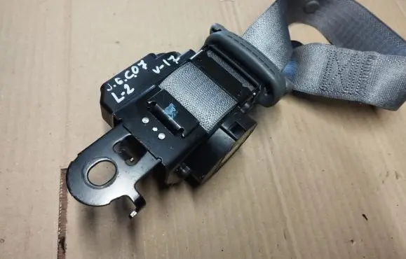 Jeep Grand Cherokee (WK) Rear seatbelt