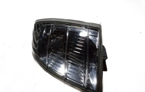 Nissan X-Trail T30 Front indicator light 18A654