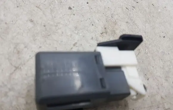 Nissan X-Trail T30 Other relay 30310