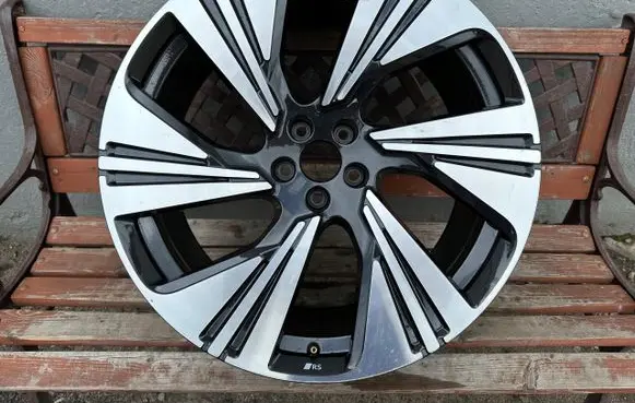 Audi Q8 e-tron R22 alloy rim 