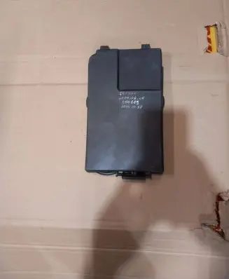 Audi A3 S3 8P Battery box tray cover/lid 1k0915443