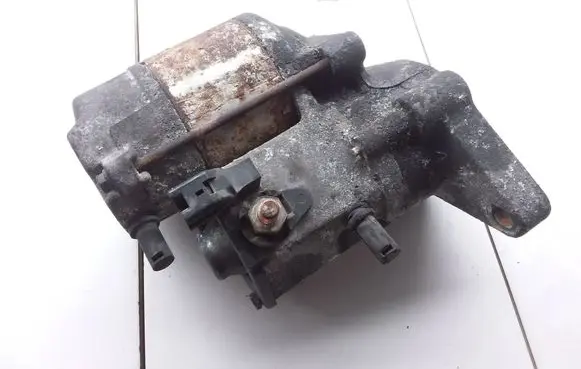 Toyota Yaris Starter motor 2810033050 4280000570