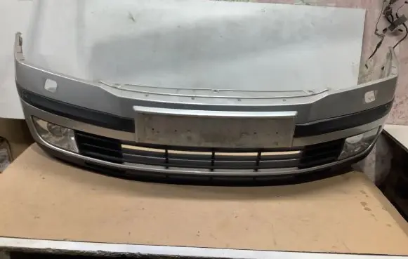 Skoda Octavia Mk2 (1Z) Front bumper 1Z0807221