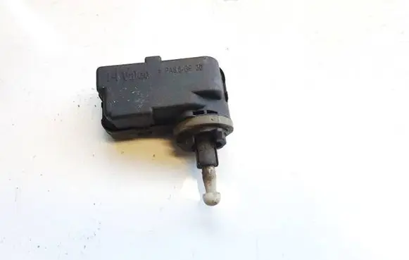 Headlight level adjustment motor