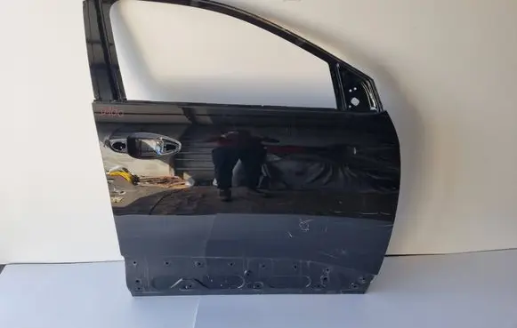 Peugeot 3008 II Front door 9812306280