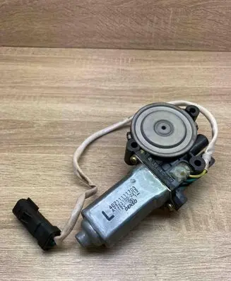 Chrysler PT Cruiser Front door window regulator motor 40211111703 AY2621000213