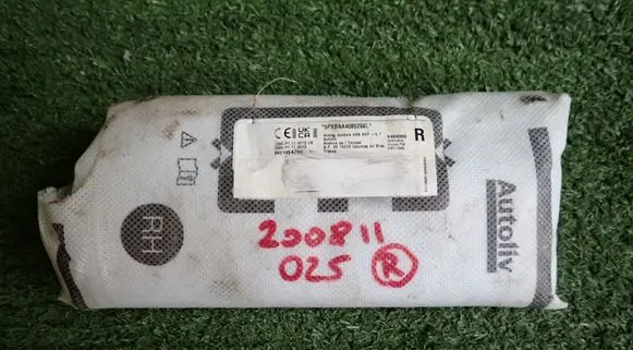 Peugeot 2008 II Seat airbag 