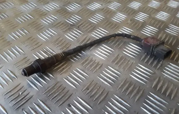 Audi A4 S4 B7 8E 8H Lambda probe sensor 070906262 0281004072