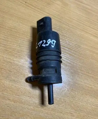 Mercedes-Benz S W221 Windscreen/windshield washer pump 2218690121 C1299