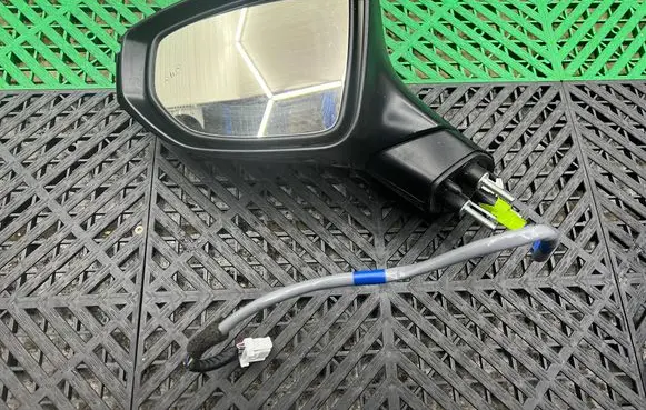 Lexus UX Front door electric wing mirror 049704