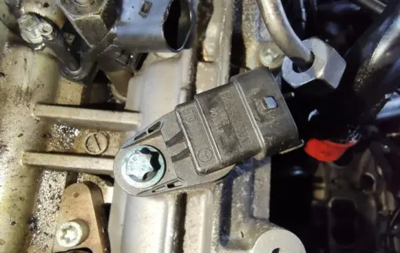 Jeep Grand Cherokee (WK) Camshaft position sensor a0051531328