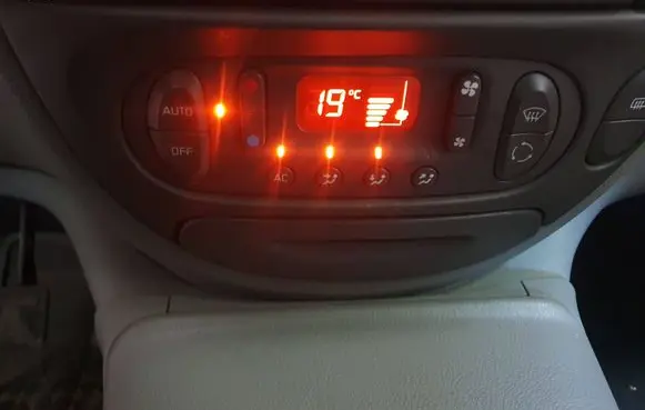 Renault Scenic I Climate control unit 7700435401 69470002 662117F