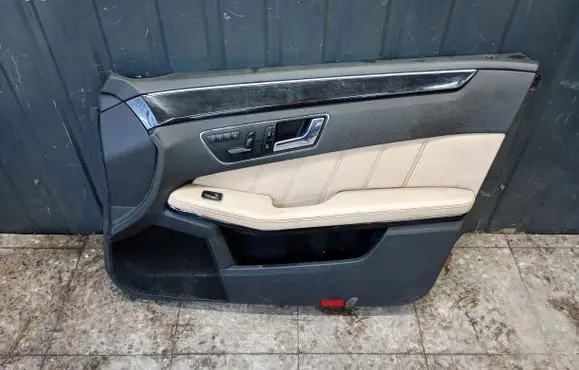 Mercedes-Benz E W212 Front door card panel trim 2127201870