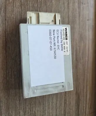 BMW 5 E60 E61 Air suspension control unit module (rear) 6760530