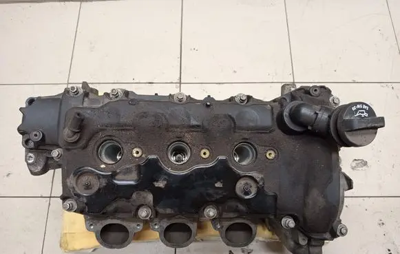 Chevrolet Camaro Engine head 12590609 12590607