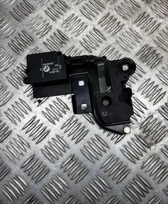 BMW 5 E39 Tailgate window lock/catch/latch 8120419 5124