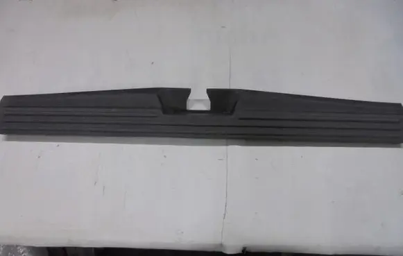 Lincoln LS Centre console side trim front 2L14